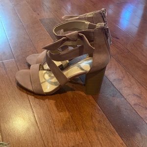 Lauren Conrad girlfriend mauve heels